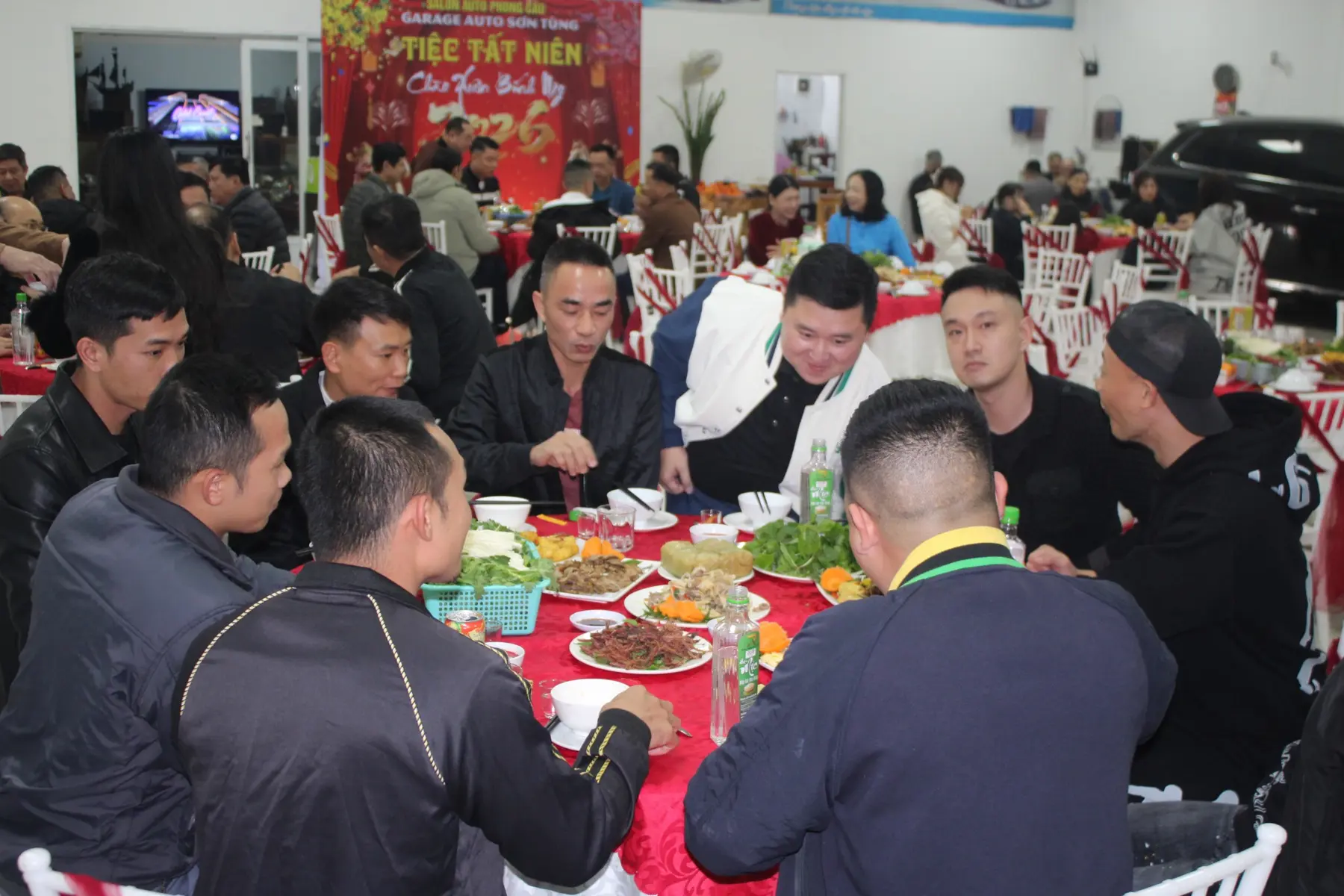 Khách dự tiệc thực tế